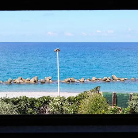Sapore Di Mare Apartment *